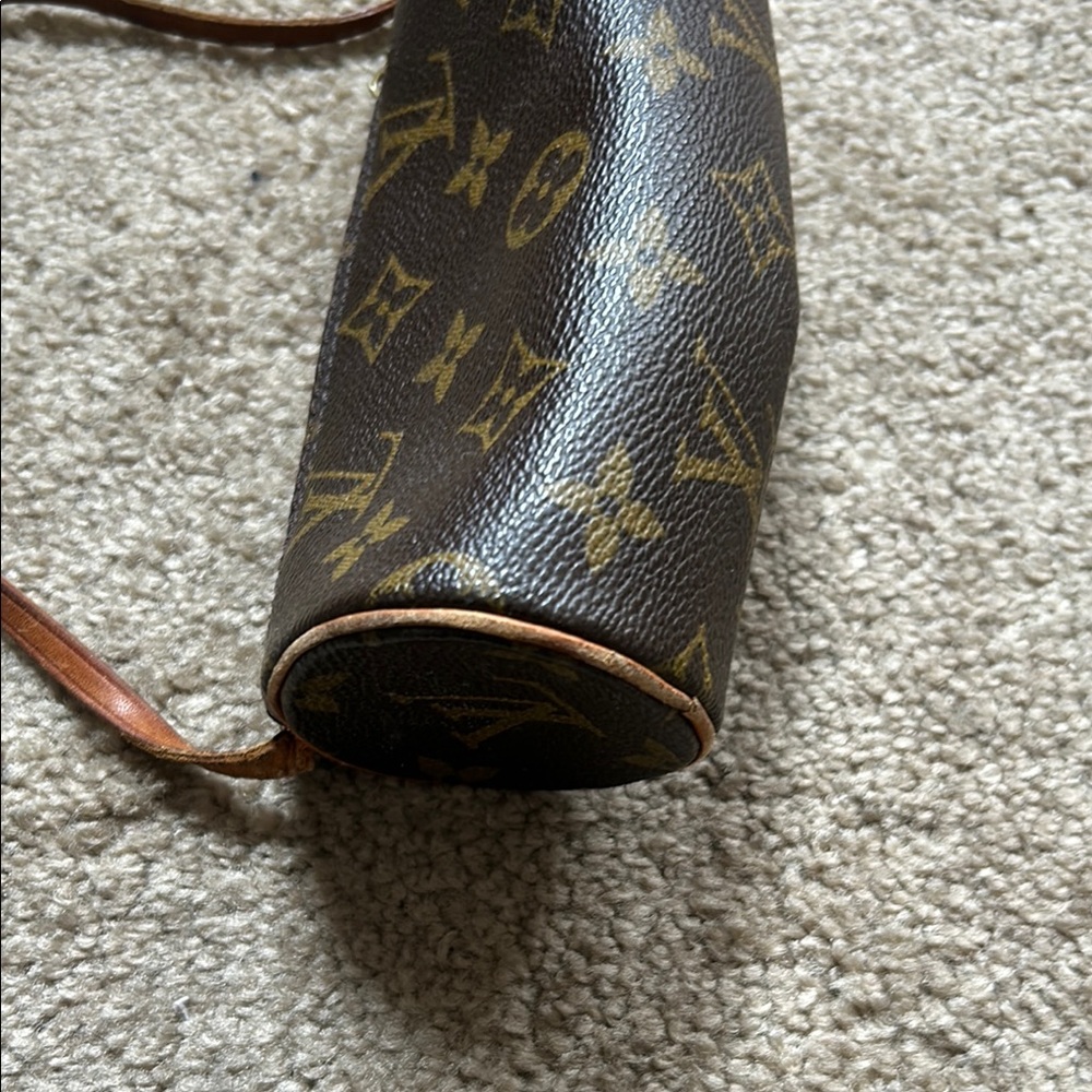 Louis Vuitton Mini Pochette - Picture 3 of 7